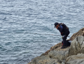 4박 5일간의 일정으로 일본 오도열도에서 진행된 일본 명인들과의 토너먼트 대회에 다녀왔습니다.물론 제 실력이 미천하여 대회입상 목적으로 간건 아니었고, 대한생활체육 낚시협회와 일본 스포츠피싱협회와 미래 교류전과 국제대회 발판을 마련하고자 참가하였습니다.갯바위 낚시를 즐기시는 분들이라면 꼭 한번만 이라도 이런 기회를 가져 보는것은 인생경험 이 될것이라생각됩니다.&nbsp;차후 빠른시일내에 일본을 시작으로 낚시를 즐기는 다른국가 낚시인들과의 교류정및 국제댛회를 성사시키도록&nbsp;하겠습니다&nbsp;&nbsp;즐겁고 유익했던 시간들이었고 할말은 많지만 사진으로 대체합니다.&nbsp;